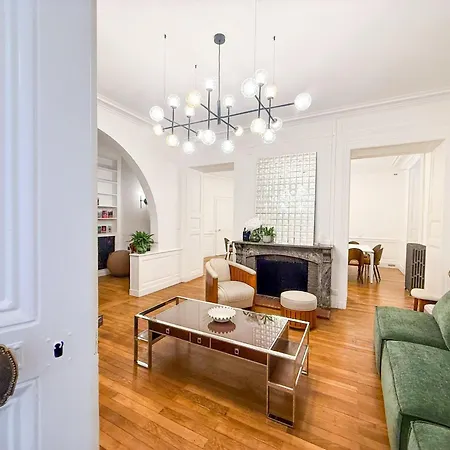 Maison Avec Parking, Proche Centre - 15 Pers. - Fr-1-410-494