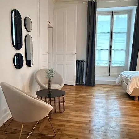 Maison Avec Parking, Proche Centre - 15 Pers. - Fr-1-410-494 Casa vacanze