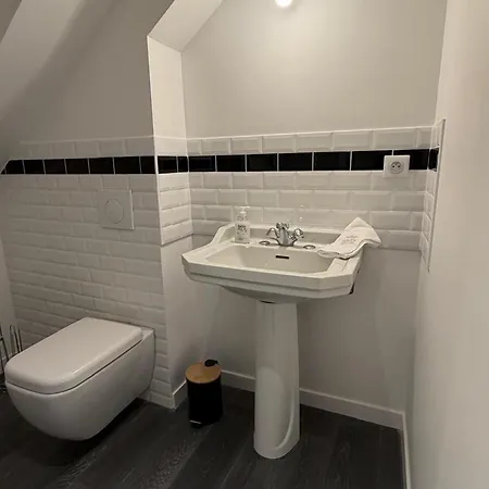 Maison Avec Parking, Proche Centre - 15 Pers. - Fr-1-410-494