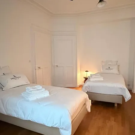 Maison Avec Parking, Proche Centre - 15 Pers. - Fr-1-410-494 *